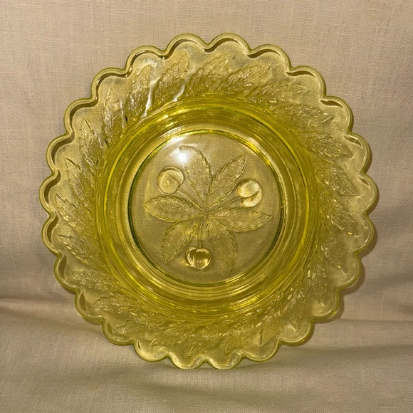 Vintage Yellow Vaseline Uranium Glass Bowl Dish - Picture 4 of 9